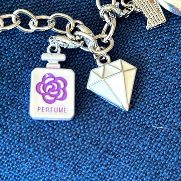 Lily Pulitzer charm bracelet with each charm clips individually interesting - Picture 11 of 17